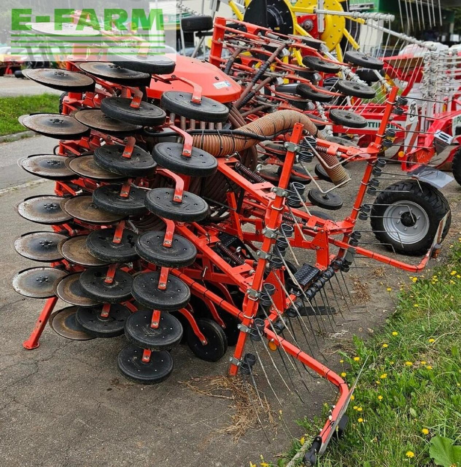 Kuhn hr5004dr+btfr5000-40dd+tf1512 - Combiné de semis: photos 3 Kuhn hr5004dr+btfr5000-40dd+tf1512 - Combiné de semis: photos 3