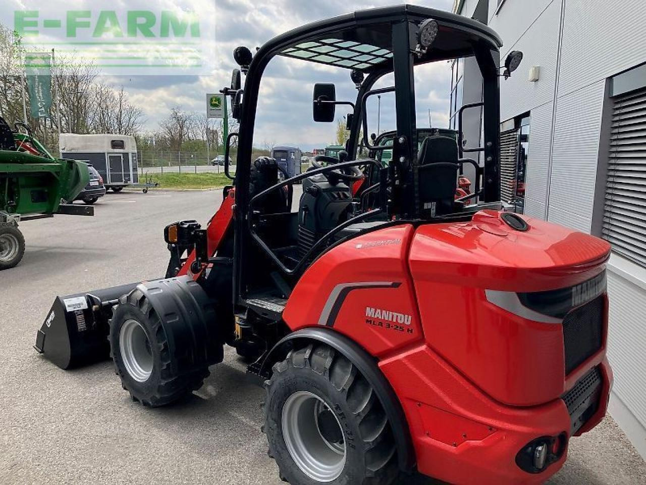Manitou mla 3-25 - Valet de ferme: photos 3 Manitou mla 3-25 - Valet de ferme: photos 3