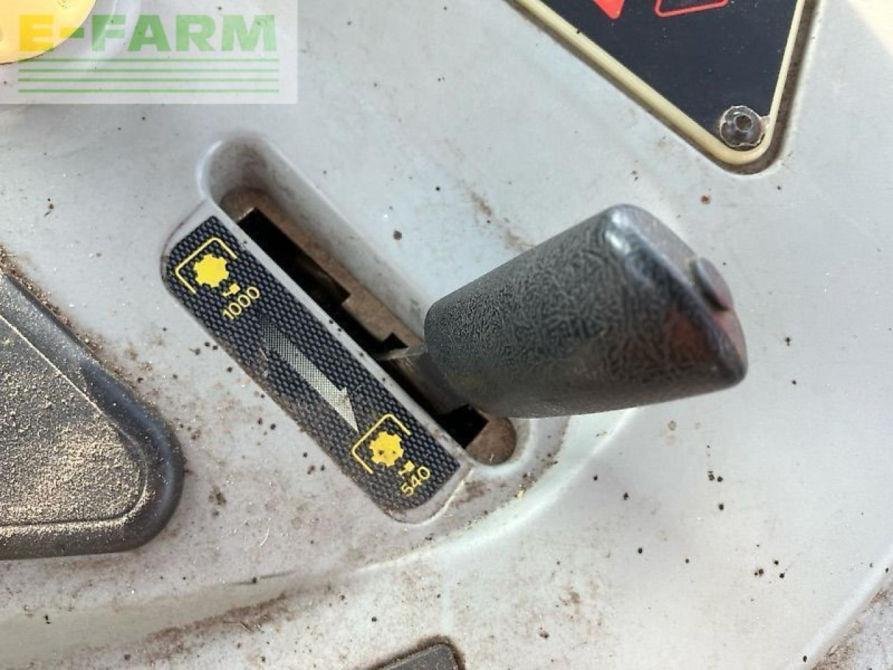 Massey Ferguson 5470 - Tracteur agricole: photos 3 Massey Ferguson 5470 - Tracteur agricole: photos 3