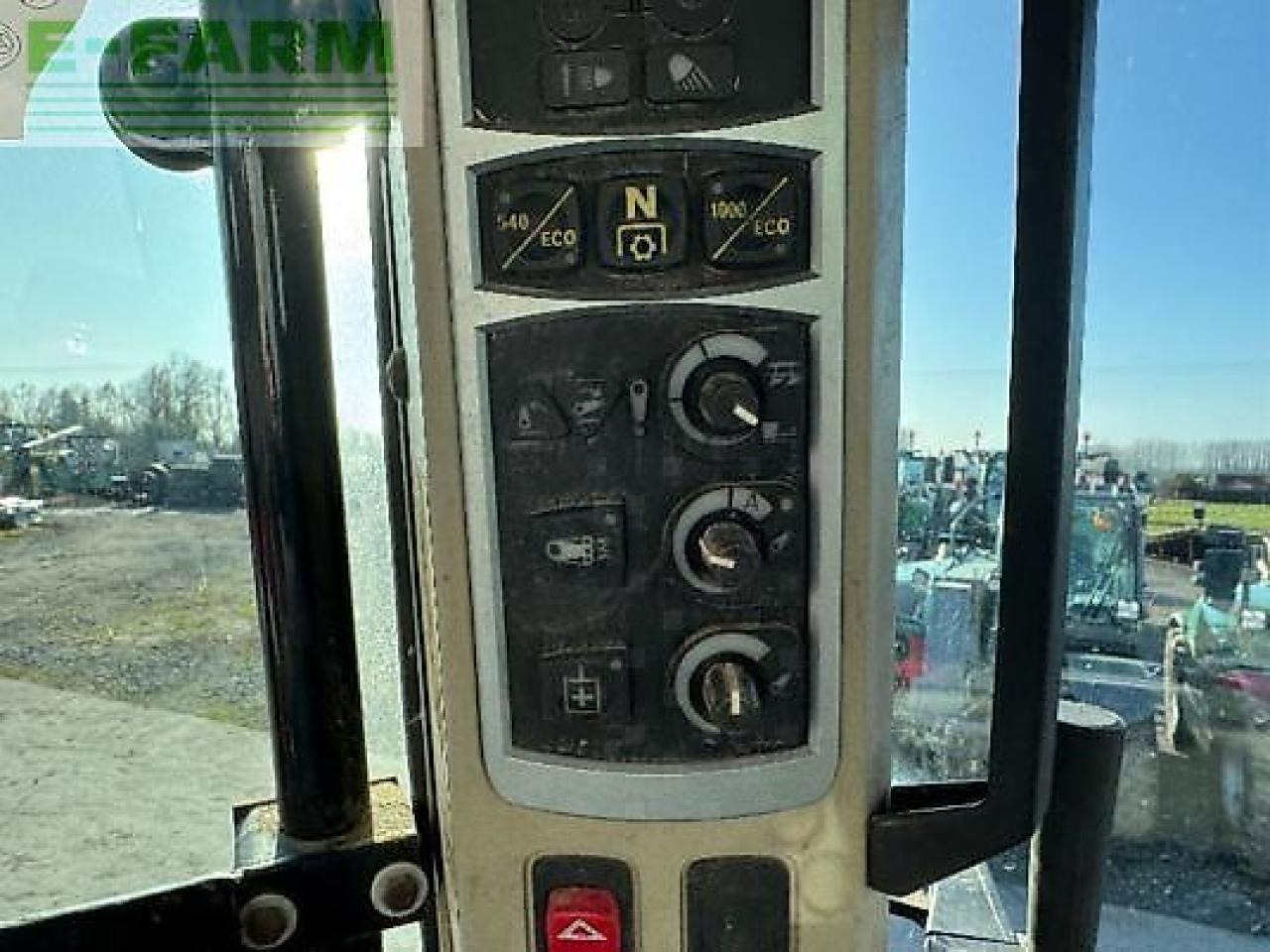 Tracteur agricole Massey Ferguson 6715 s dyna vt: photos 11