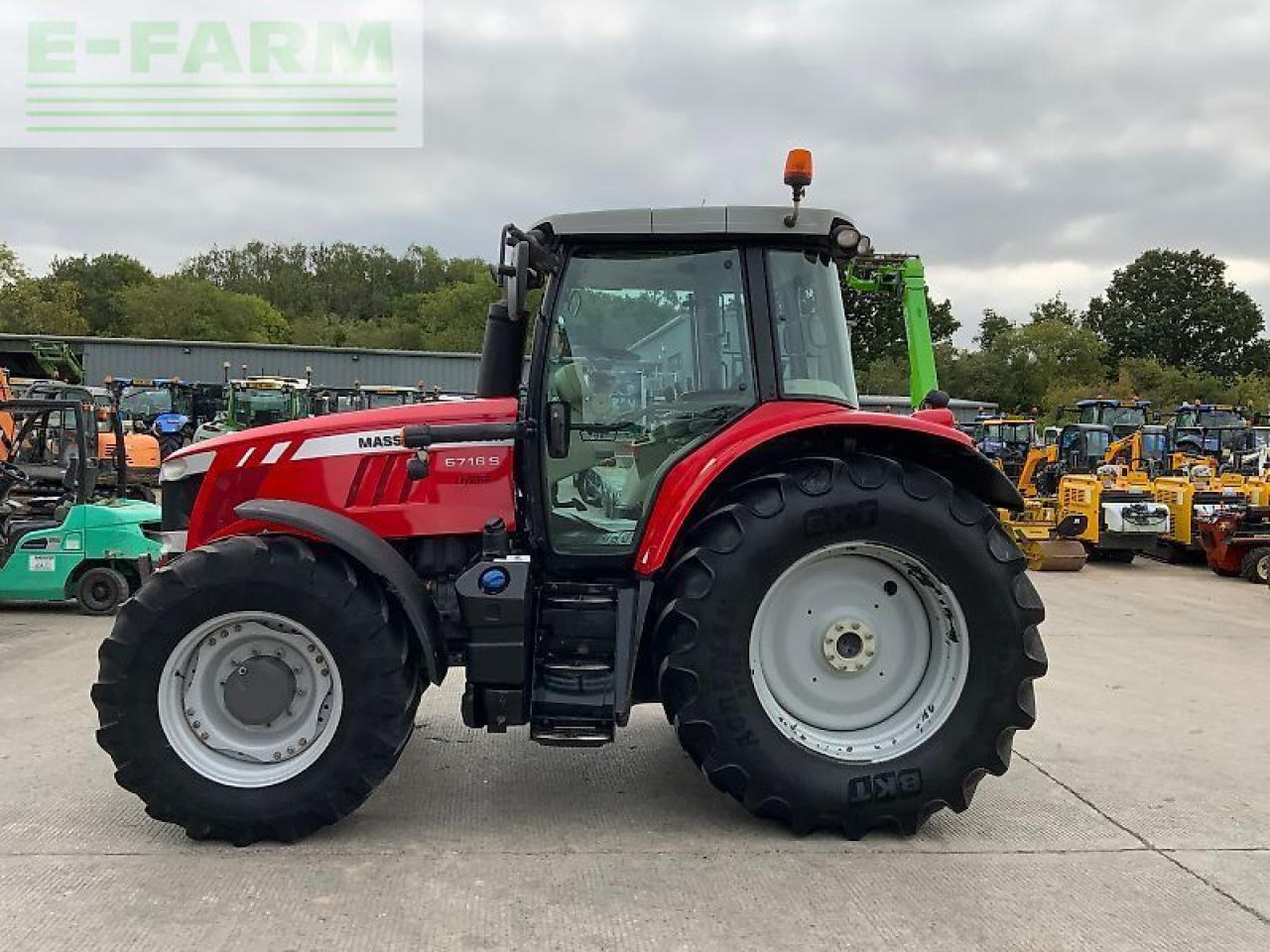 Massey Ferguson 6716s dyna 6 tractor (st24184) - Tracteur agricole: photos 5 Massey Ferguson 6716s dyna 6 tractor (st24184) - Tracteur agricole: photos 5