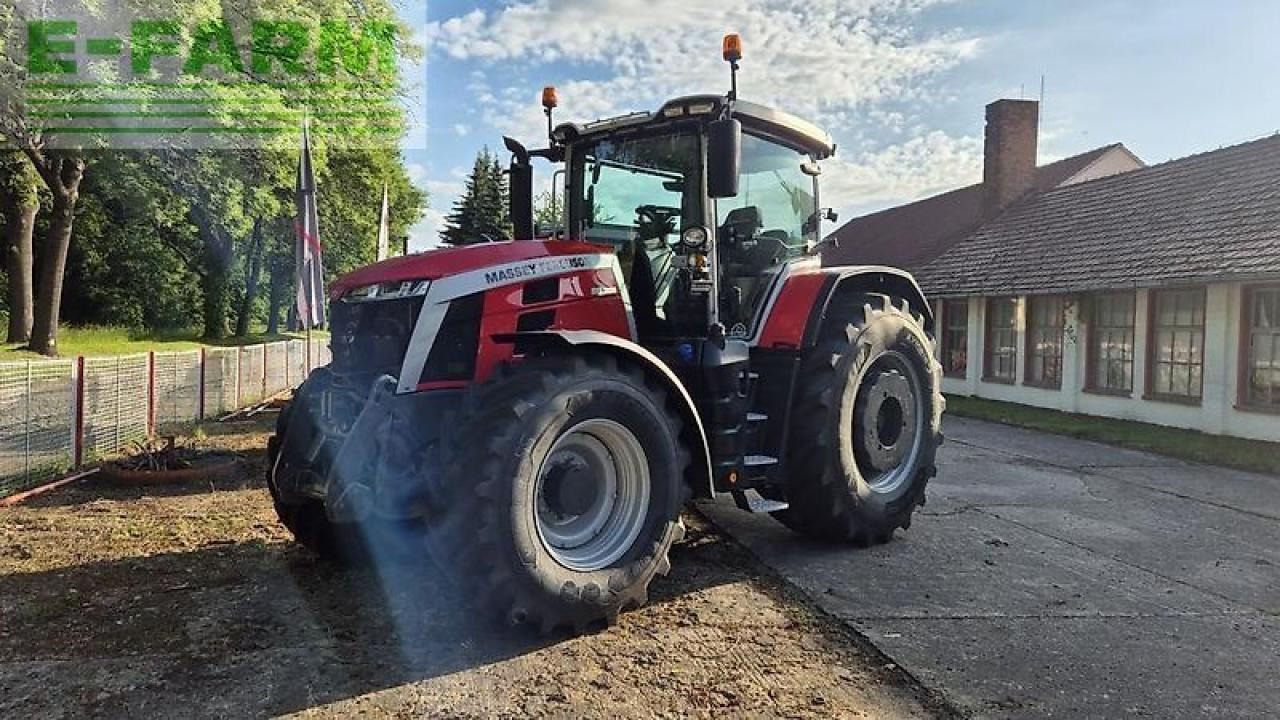 Massey Ferguson 8s.305 dyna-vt exclusive Exclusive - Tracteur agricole: photos 3 Massey Ferguson 8s.305 dyna-vt exclusive Exclusive - Tracteur agricole: photos 3