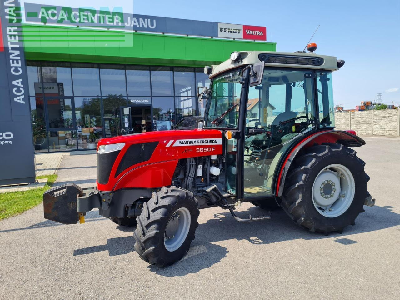 Massey Ferguson mf 3650 f - Tracteur agricole: photos 1 Massey Ferguson mf 3650 f - Tracteur agricole: photos 1