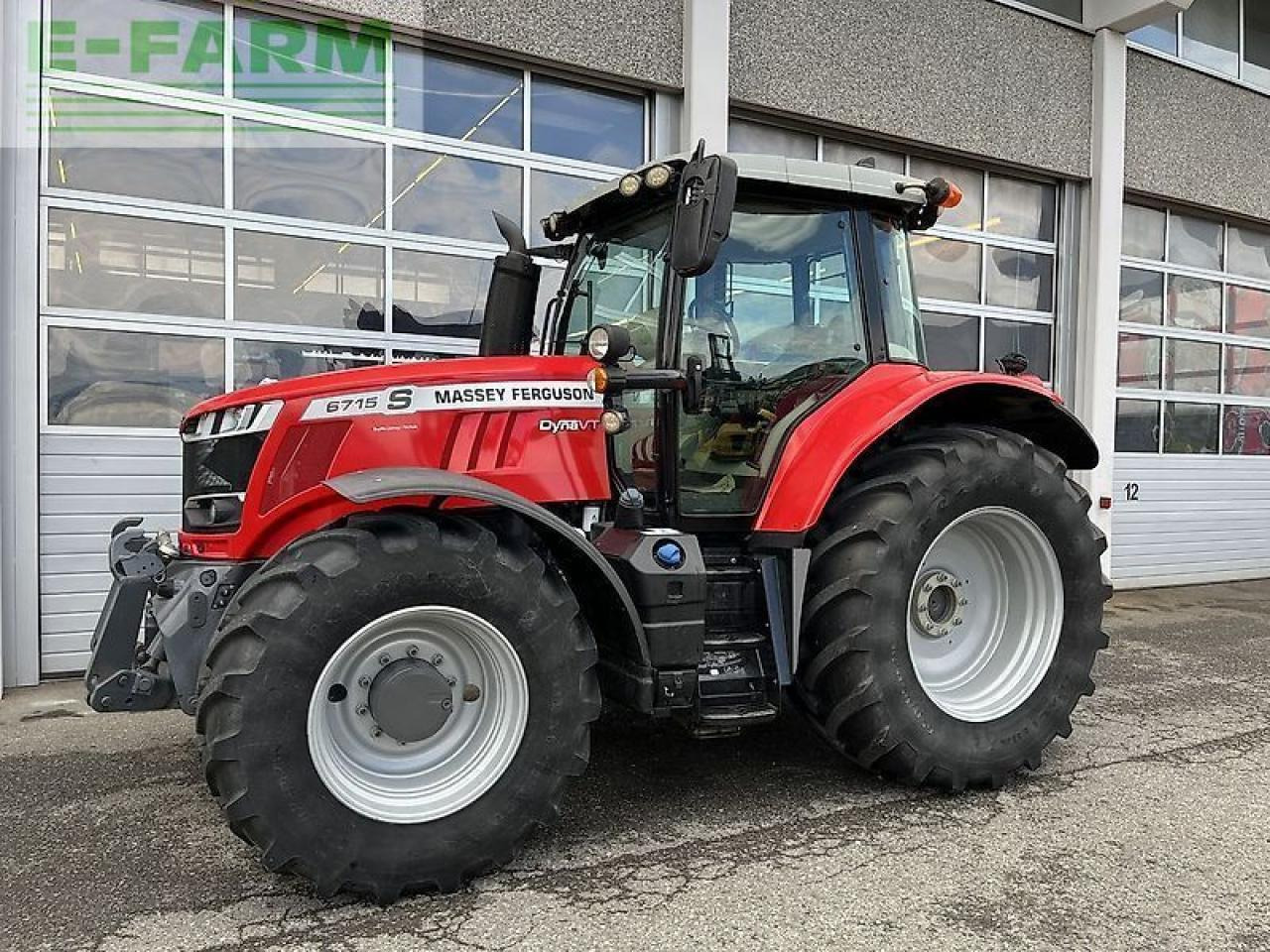 Massey Ferguson mf 6715 s dyna-vt exclusive Exclusive - Tracteur agricole: photos 2 Massey Ferguson mf 6715 s dyna-vt exclusive Exclusive - Tracteur agricole: photos 2