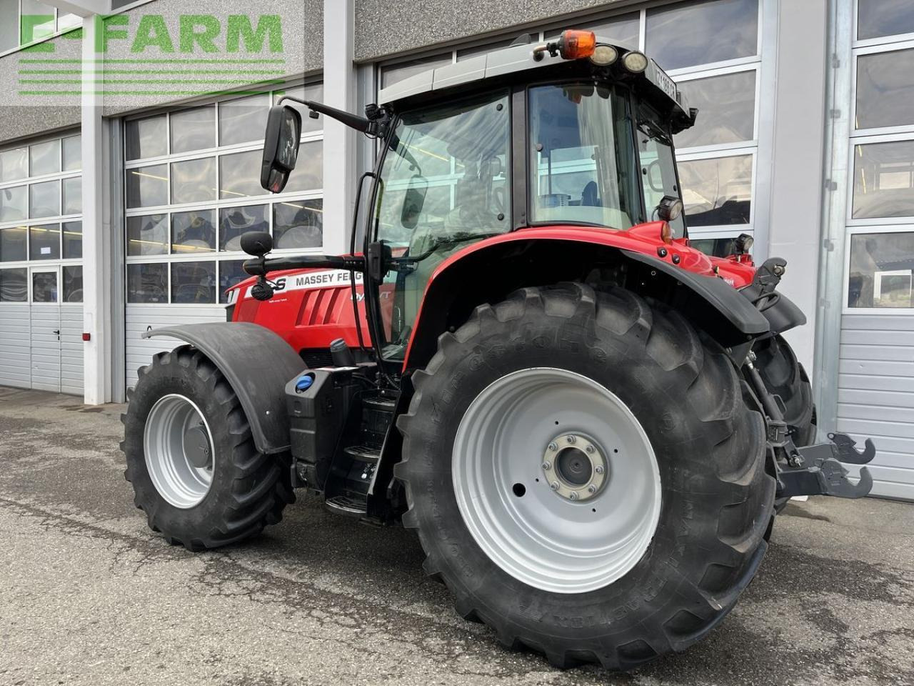 Massey Ferguson mf 6715 s dyna-vt exclusive Exclusive - Tracteur agricole: photos 4 Massey Ferguson mf 6715 s dyna-vt exclusive Exclusive - Tracteur agricole: photos 4