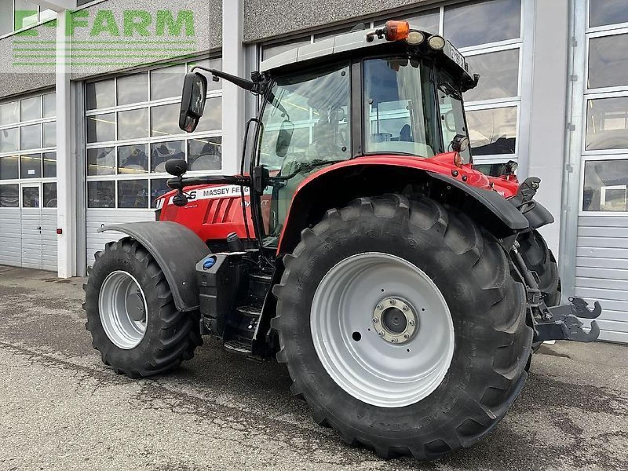 Massey Ferguson mf 6715 s dyna-vt exclusive Exclusive - Tracteur agricole: photos 4 Massey Ferguson mf 6715 s dyna-vt exclusive Exclusive - Tracteur agricole: photos 4