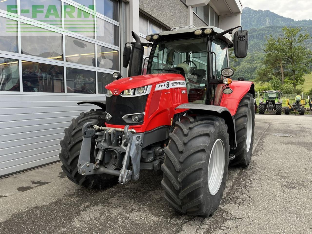 Massey Ferguson mf 6715 s dyna-vt exclusive Exclusive - Tracteur agricole: photos 1 Massey Ferguson mf 6715 s dyna-vt exclusive Exclusive - Tracteur agricole: photos 1