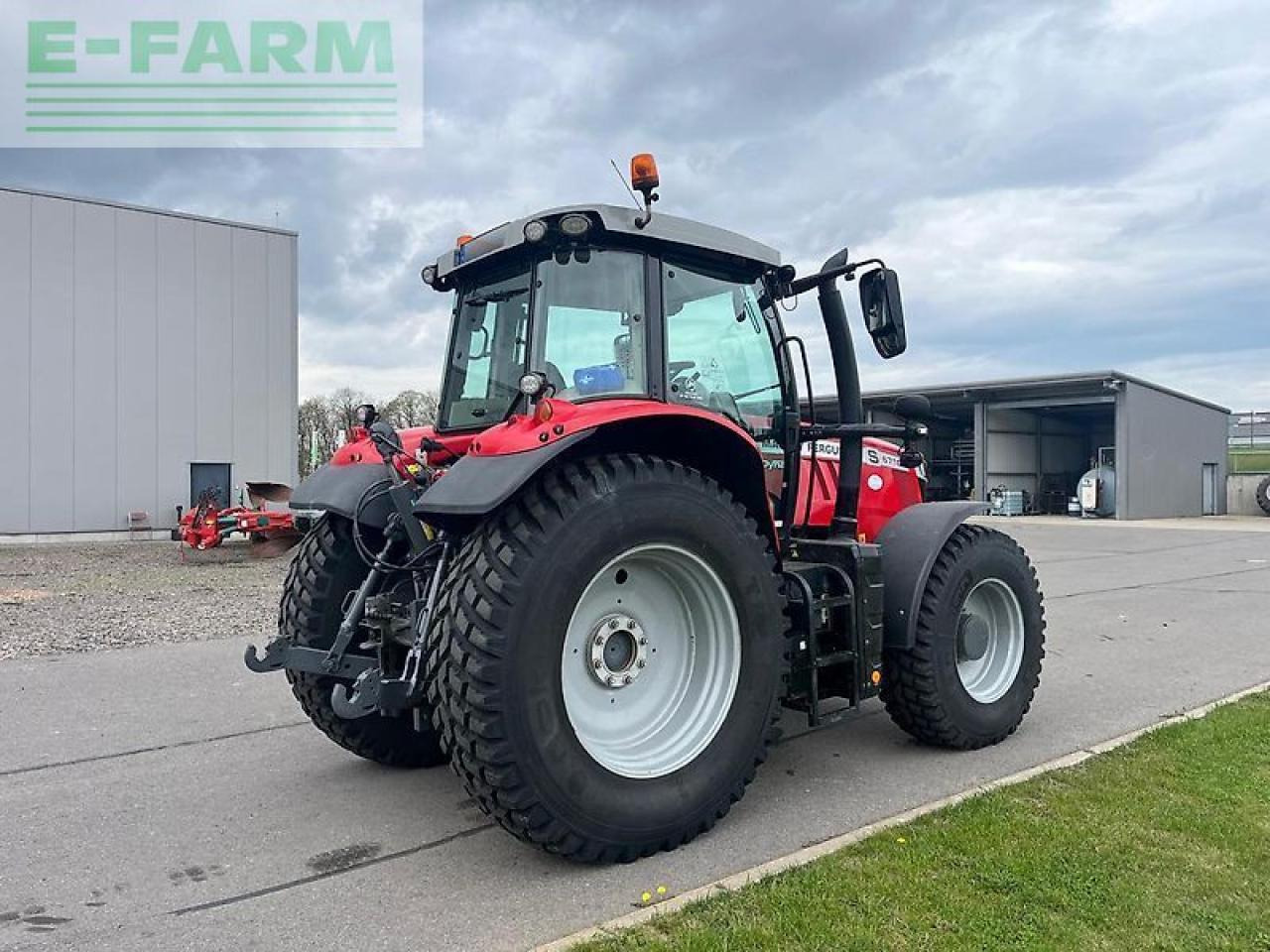 Massey Ferguson mf 6716 s dyna-vt efficient Efficient - Tracteur agricole: photos 3 Massey Ferguson mf 6716 s dyna-vt efficient Efficient - Tracteur agricole: photos 3