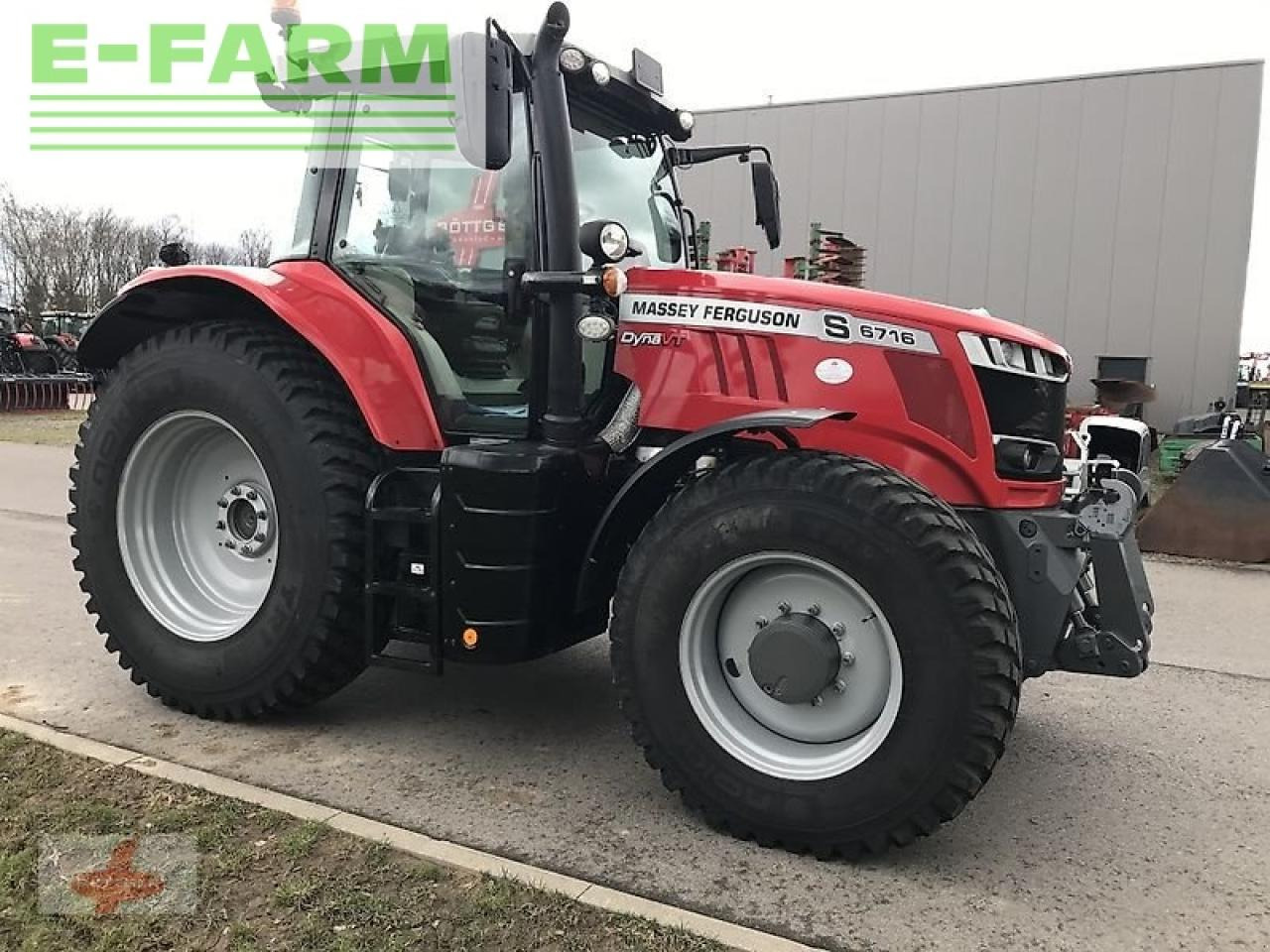 Massey Ferguson mf 6716 s dyna-vt efficient Efficient - Tracteur agricole: photos 4 Massey Ferguson mf 6716 s dyna-vt efficient Efficient - Tracteur agricole: photos 4
