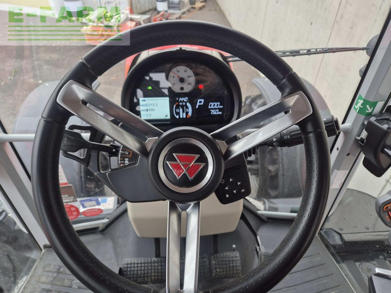 Tracteur agricole Massey Ferguson mf 6s.180: photos 10 Tracteur agricole Massey Ferguson mf 6s.180: photos 10