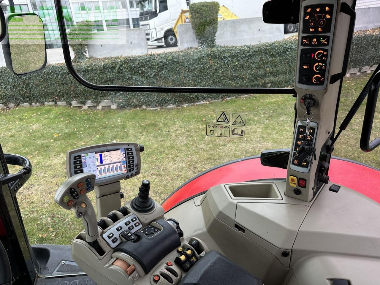 Massey Ferguson mf 8737 - Tracteur agricole: photos 2 Massey Ferguson mf 8737 - Tracteur agricole: photos 2