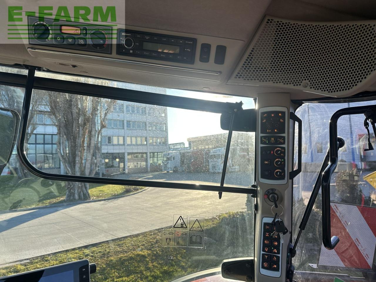 Tracteur agricole Massey Ferguson mf 8740 s (stage v): photos 13