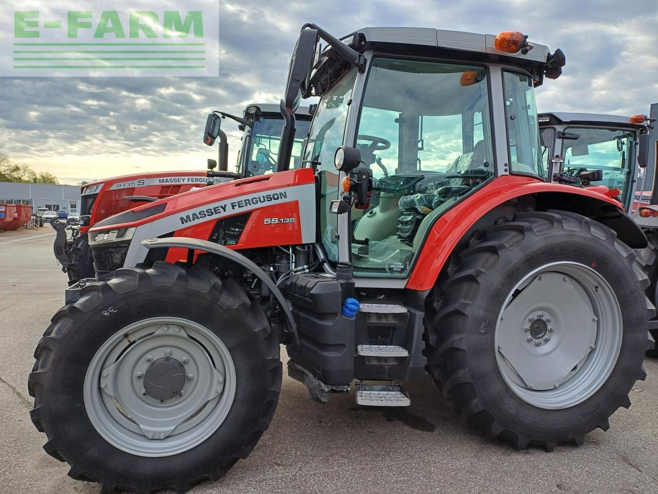 Massey Ferguson mf s5.135 - Tracteur agricole: photos 3 Massey Ferguson mf s5.135 - Tracteur agricole: photos 3