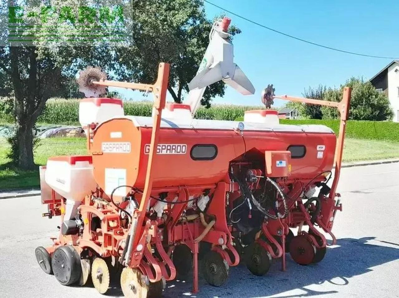 Mustang mte-r 300 6-reihige isotronic einzelkorn - Semoir monograine: photos 3 Mustang mte-r 300 6-reihige isotronic einzelkorn - Semoir monograine: photos 3