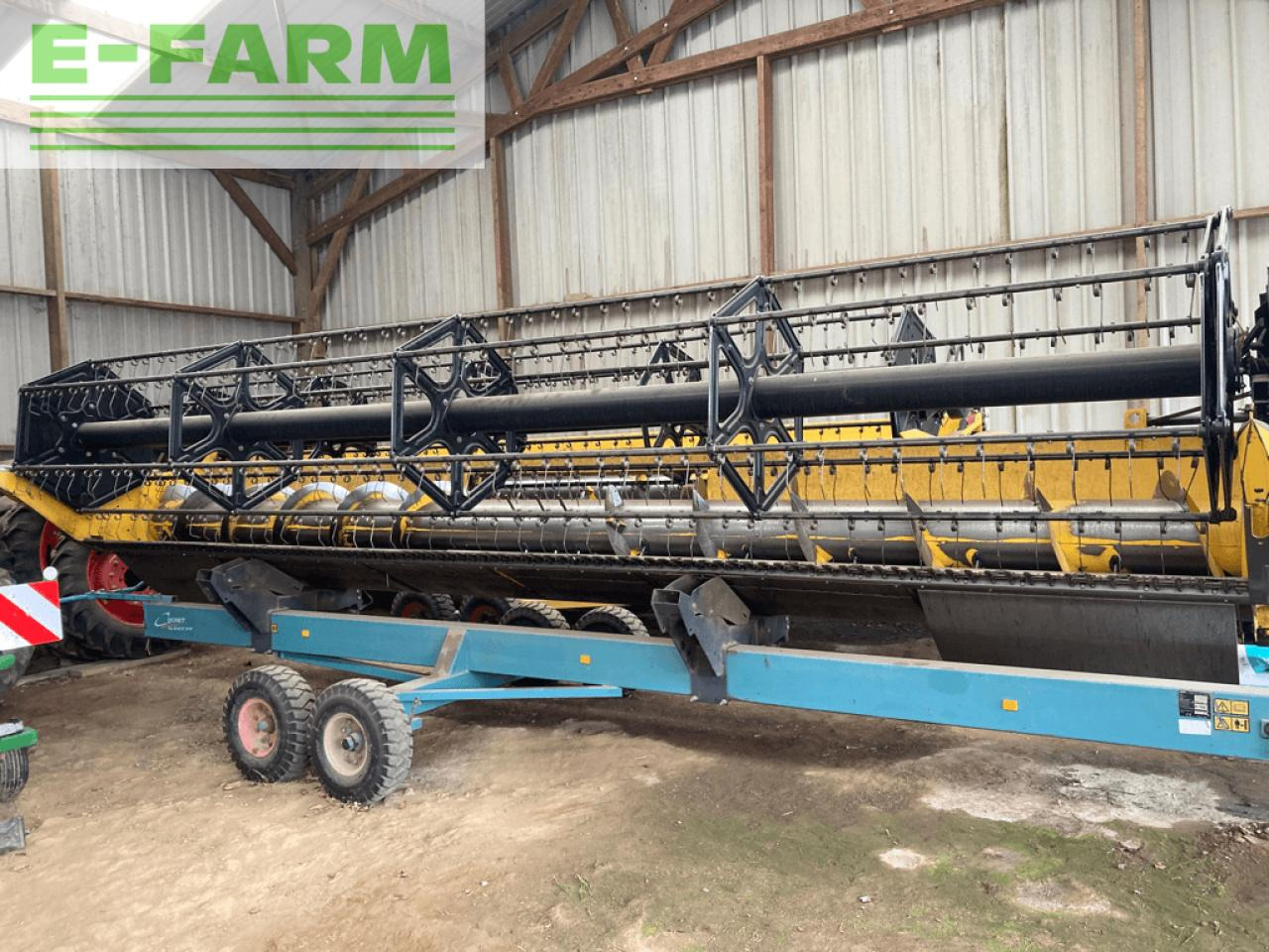 New Holland 7m30 - Moissoneuse: photos 1 New Holland 7m30 - Moissoneuse: photos 1