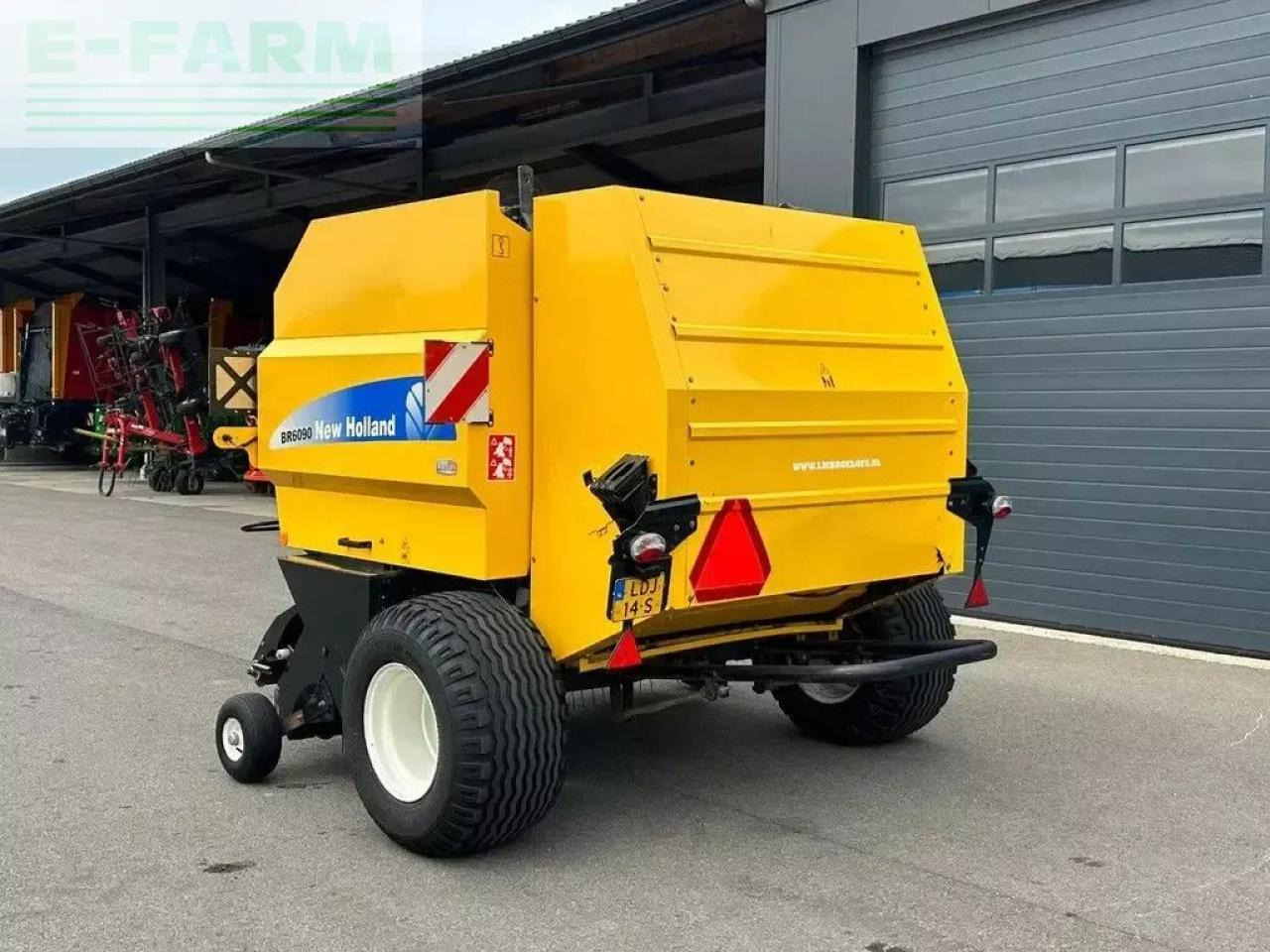 New Holland br6090 balenpers - Presse à balles cubiques: photos 5 New Holland br6090 balenpers - Presse à balles cubiques: photos 5
