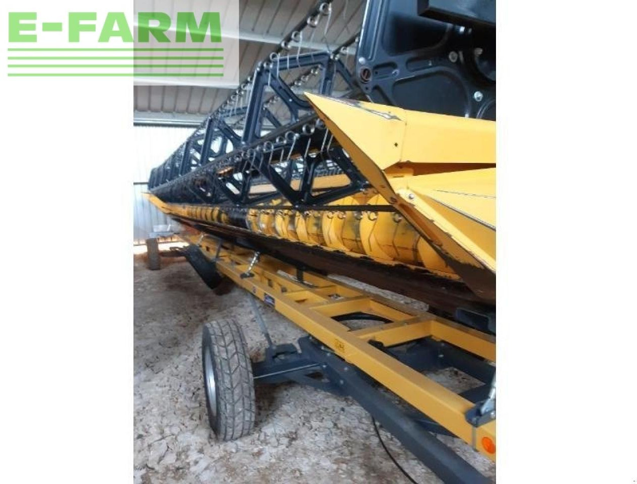 New Holland cpe1070 - Moissoneuse: photos 1 New Holland cpe1070 - Moissoneuse: photos 1