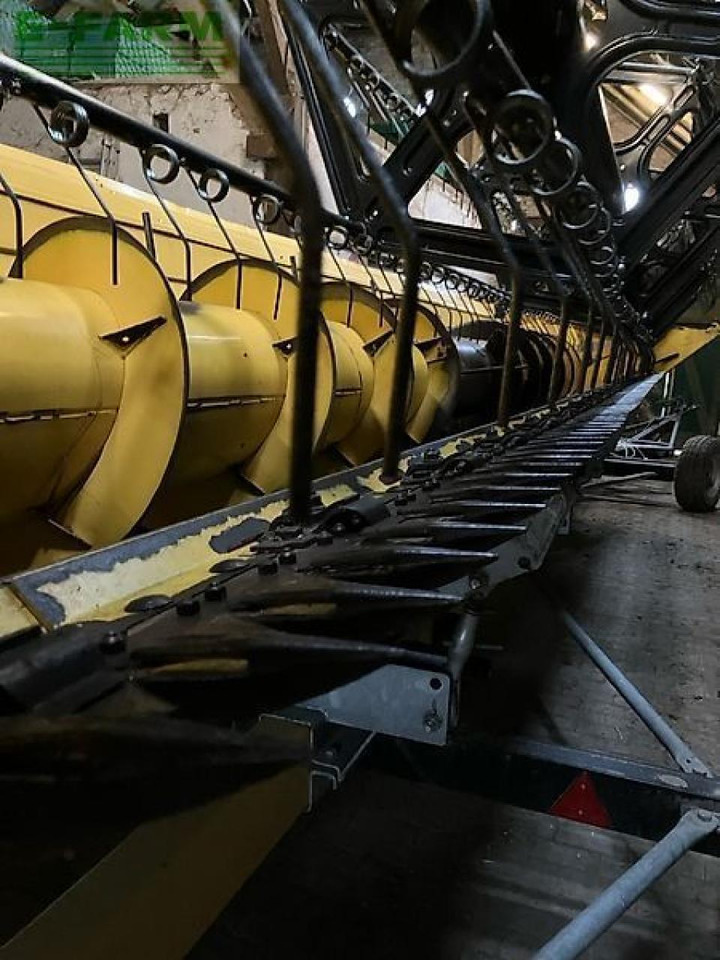 New Holland cr 8.80 - Moissonneuse-batteuse: photos 5 New Holland cr 8.80 - Moissonneuse-batteuse: photos 5