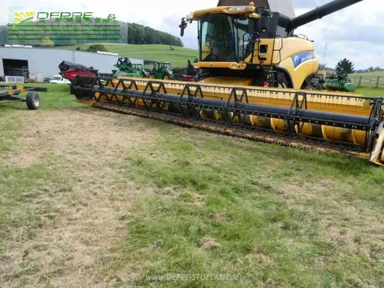 New Holland cr 9090 elevation - Moissonneuse-batteuse: photos 2 New Holland cr 9090 elevation - Moissonneuse-batteuse: photos 2