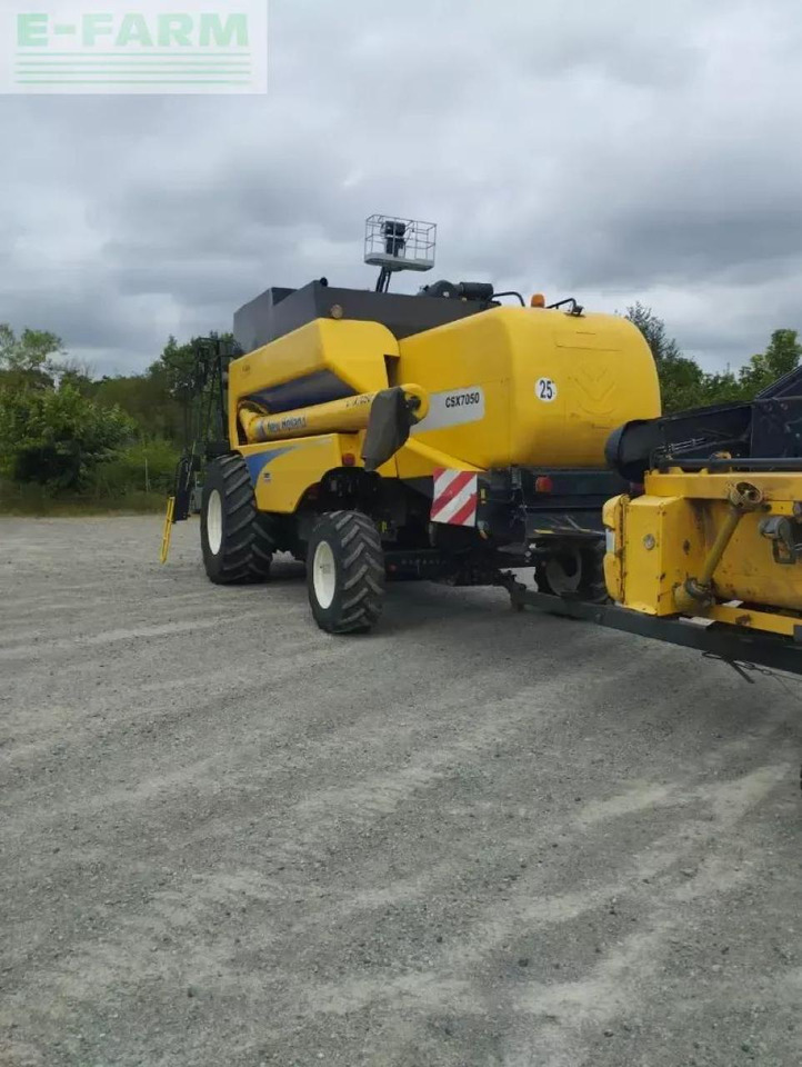 New Holland csx 7050 - Moissonneuse-batteuse: photos 4 New Holland csx 7050 - Moissonneuse-batteuse: photos 4