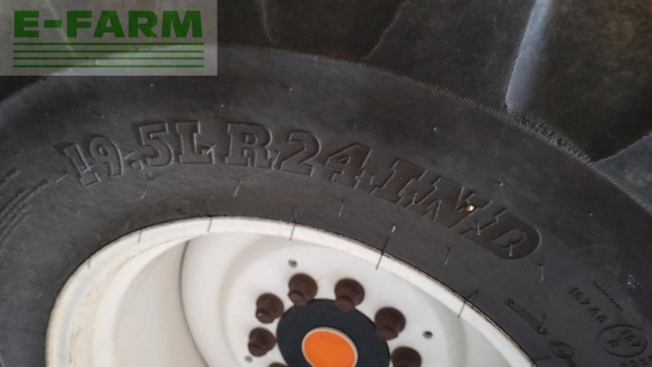 New Holland cx 8060 - Moissonneuse-batteuse: photos 3 New Holland cx 8060 - Moissonneuse-batteuse: photos 3