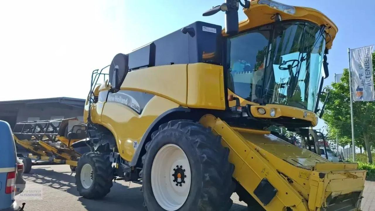 New Holland cx 840 - Moissonneuse-batteuse: photos 4 New Holland cx 840 - Moissonneuse-batteuse: photos 4