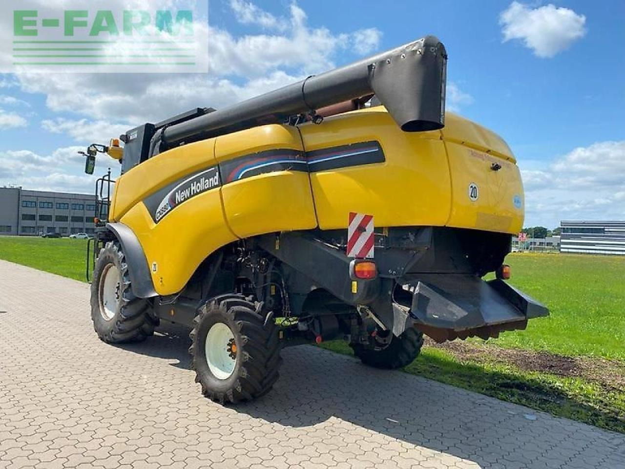 New Holland cx 880 - Moissonneuse-batteuse: photos 5 New Holland cx 880 - Moissonneuse-batteuse: photos 5