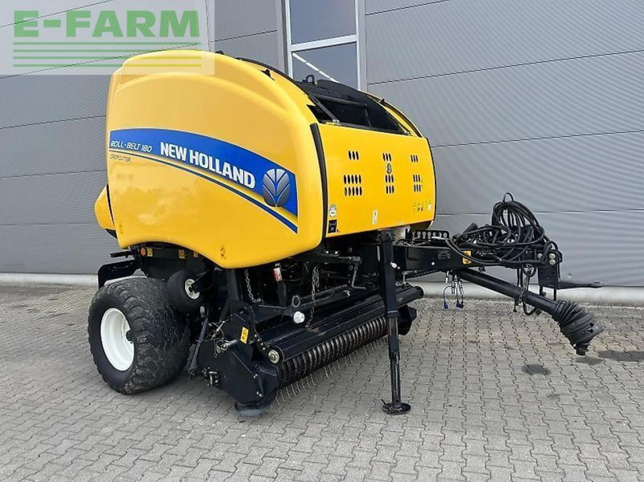 New Holland rb 180 c - Presse à balles cubiques: photos 1 New Holland rb 180 c - Presse à balles cubiques: photos 1