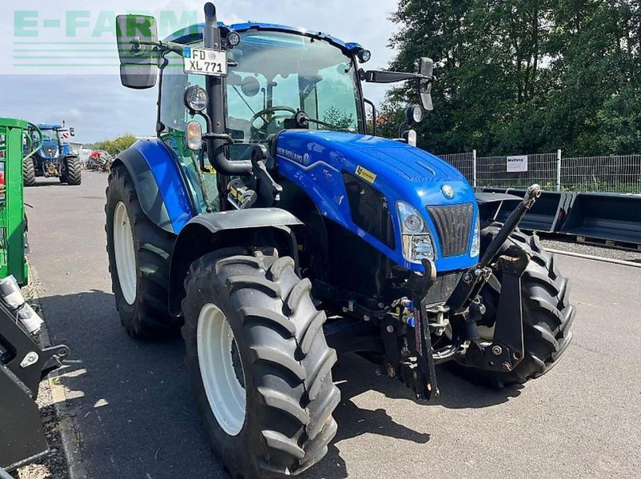 New Holland t 5.100 dc - Tracteur agricole: photos 2 New Holland t 5.100 dc - Tracteur agricole: photos 2