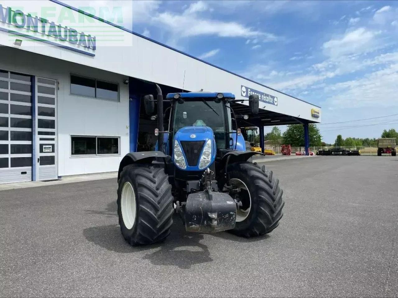 New Holland t 7.235 - Tracteur agricole: photos 2 New Holland t 7.235 - Tracteur agricole: photos 2