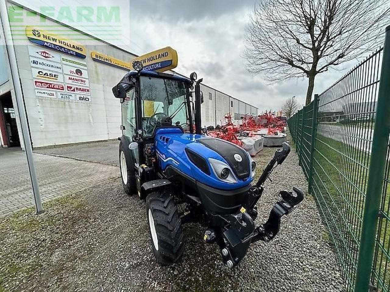 New Holland t4.100 n my19 N - Tracteur agricole: photos 5 New Holland t4.100 n my19 N - Tracteur agricole: photos 5