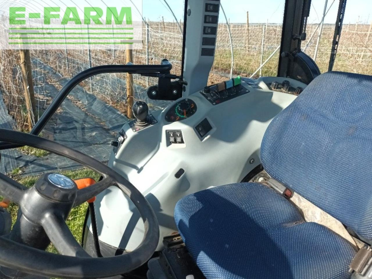 New Holland t4.80 f F - Tracteur agricole: photos 3 New Holland t4.80 f F - Tracteur agricole: photos 3