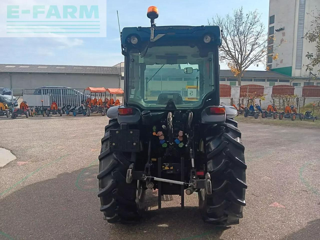 New Holland t4.90 f F - Tracteur agricole: photos 5 New Holland t4.90 f F - Tracteur agricole: photos 5