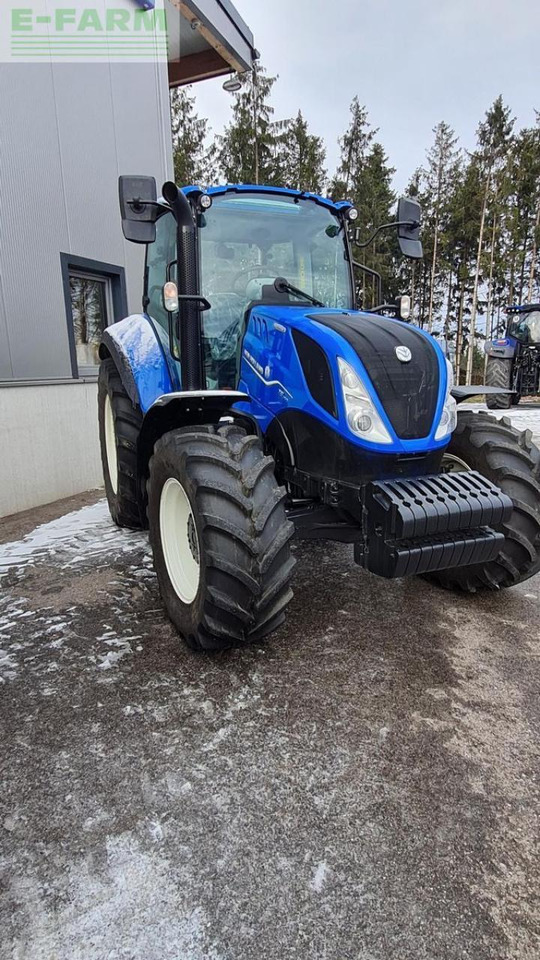 New Holland t5.100 electro command (stufe v) - Tracteur agricole: photos 2 New Holland t5.100 electro command (stufe v) - Tracteur agricole: photos 2