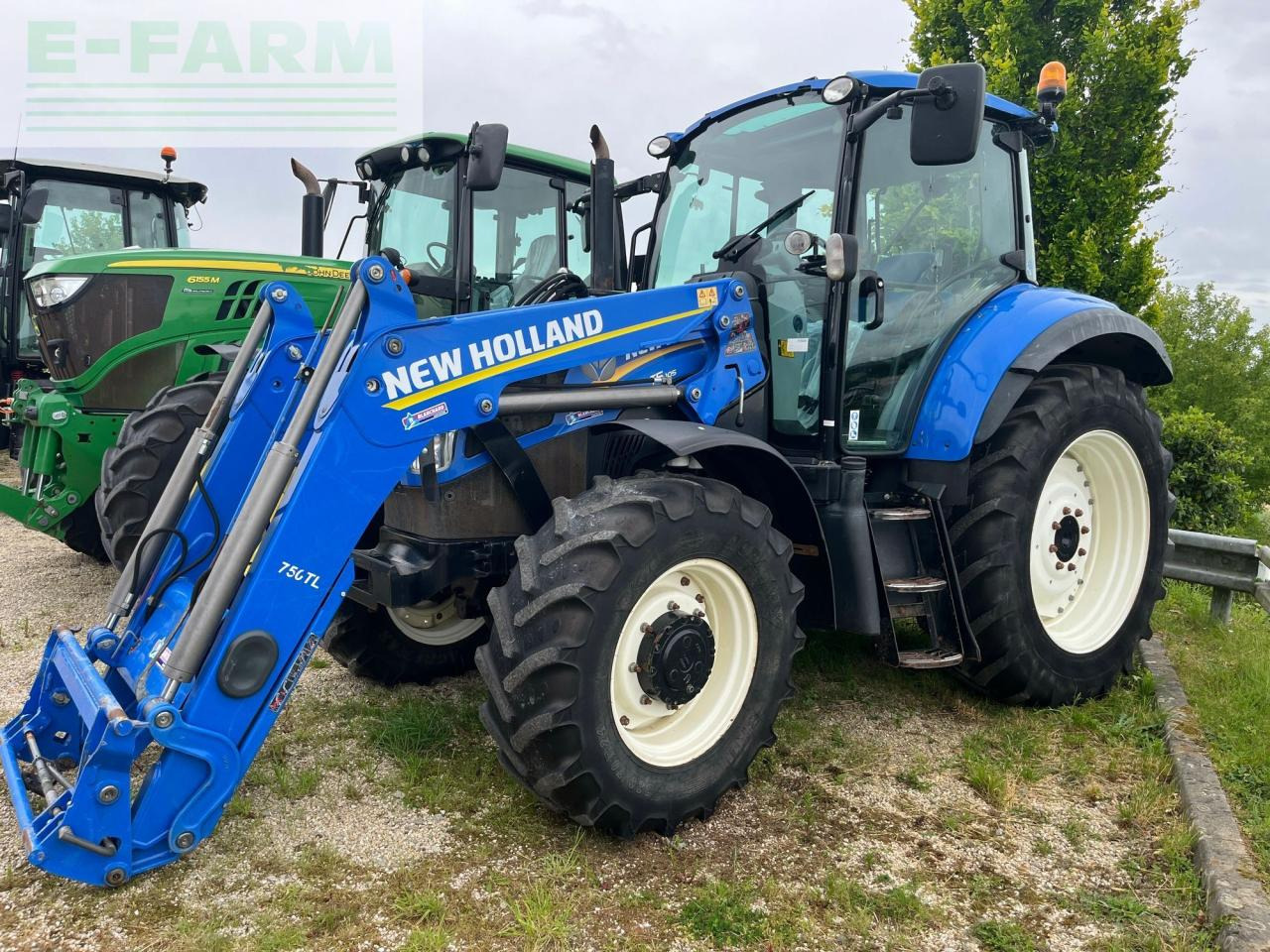 New Holland t5-105 - Tracteur agricole: photos 1 New Holland t5-105 - Tracteur agricole: photos 1