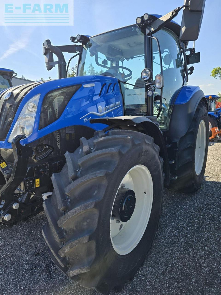 New Holland t5.140 dynamic command (stage v) - Tracteur agricole: photos 3 New Holland t5.140 dynamic command (stage v) - Tracteur agricole: photos 3