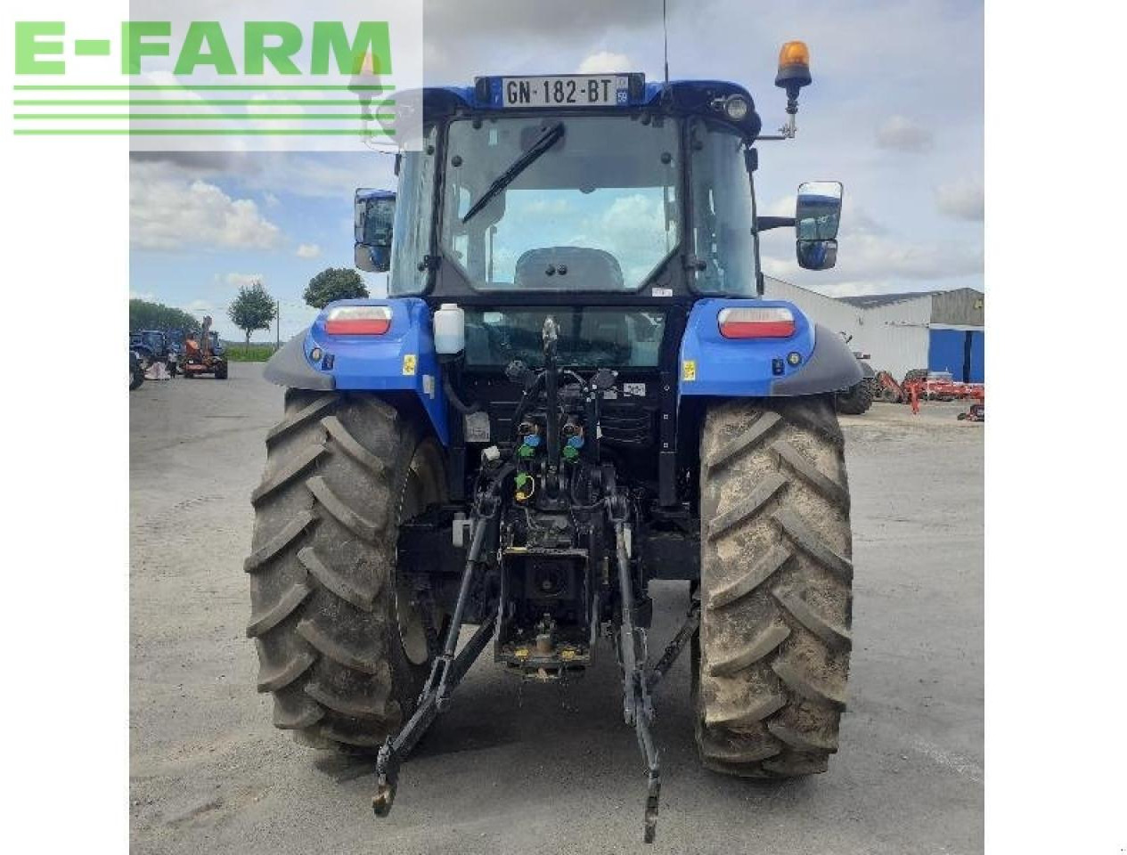 New Holland t5.90 - Tracteur agricole: photos 4 New Holland t5.90 - Tracteur agricole: photos 4