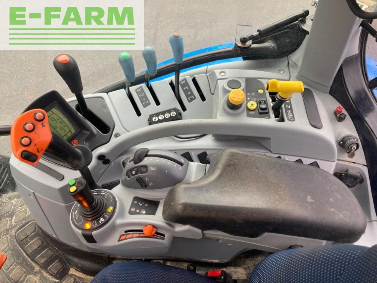 New Holland t6.155 - Tracteur agricole: photos 3 New Holland t6.155 - Tracteur agricole: photos 3