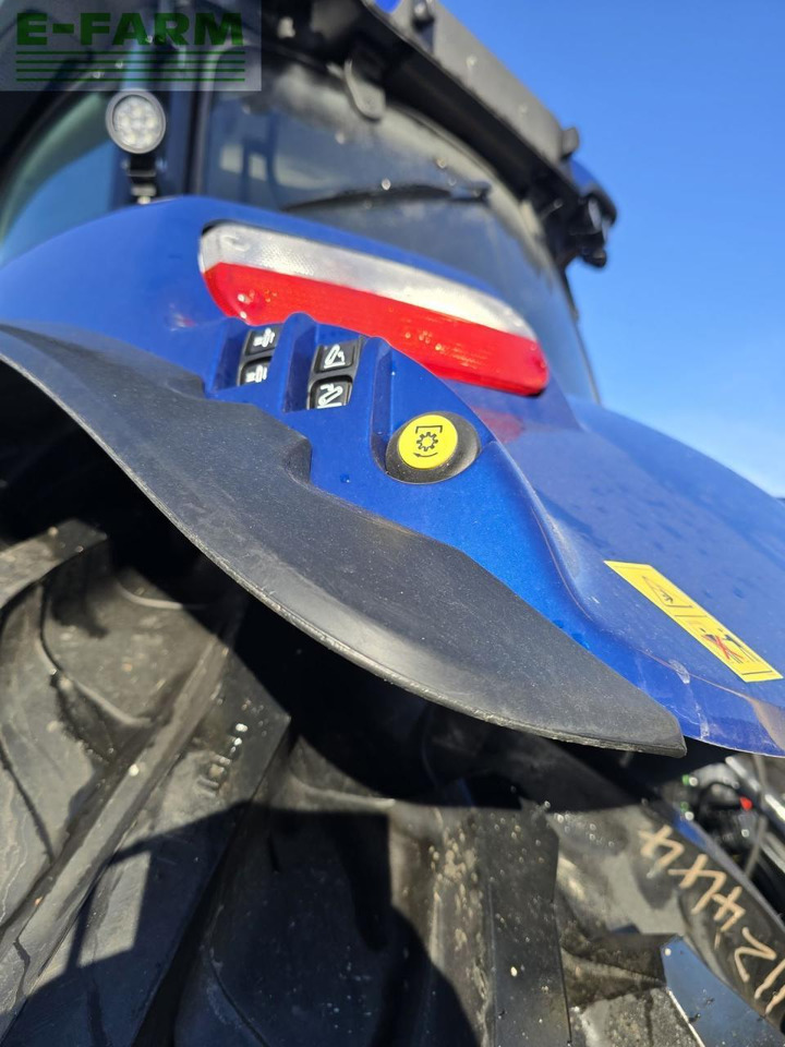 New Holland t6.160 dynamic command (stage v) - Tracteur agricole: photos 3 New Holland t6.160 dynamic command (stage v) - Tracteur agricole: photos 3