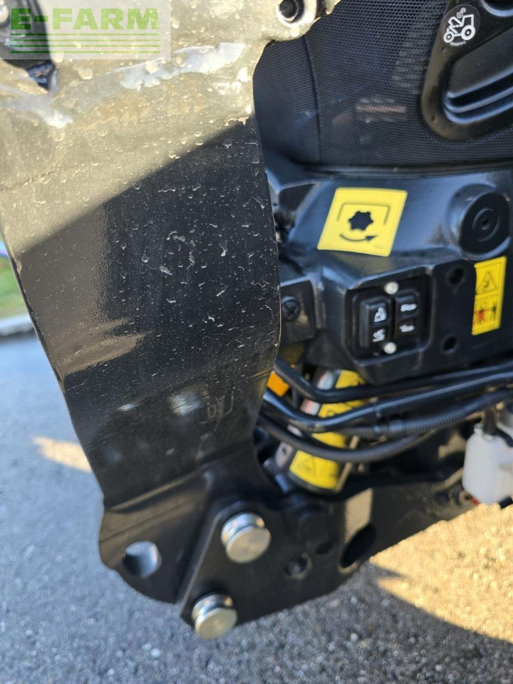 New Holland t6.160 dynamic command (stage v) - Tracteur agricole: photos 4 New Holland t6.160 dynamic command (stage v) - Tracteur agricole: photos 4