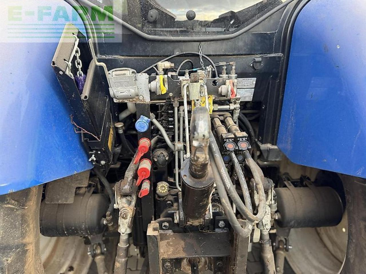 New Holland t6.175 electro command - Tracteur agricole: photos 4 New Holland t6.175 electro command - Tracteur agricole: photos 4