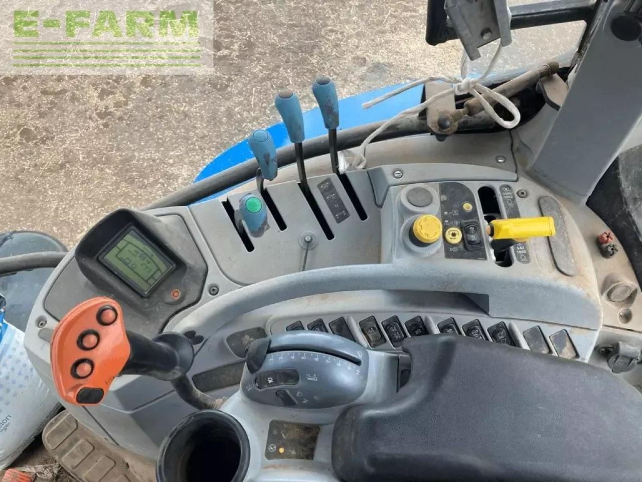 New Holland t7.165s range command t4b S - Tracteur agricole: photos 5 New Holland t7.165s range command t4b S - Tracteur agricole: photos 5