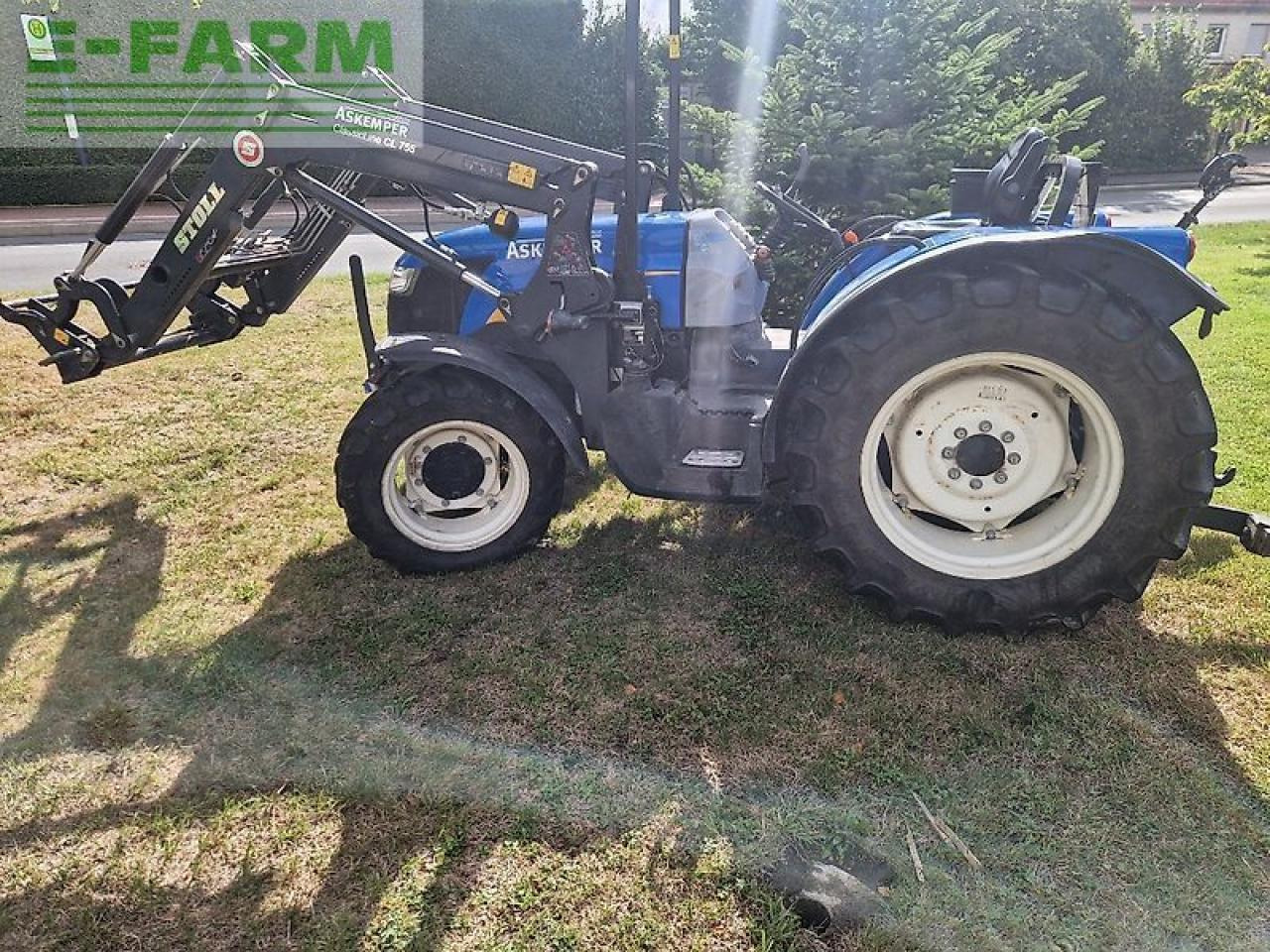 New Holland td 4020 f - Tracteur agricole: photos 1 New Holland td 4020 f - Tracteur agricole: photos 1