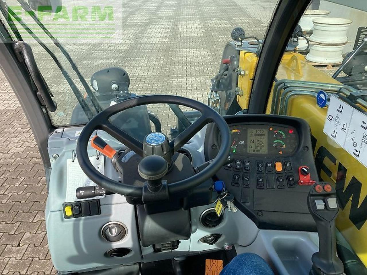 Chariot télescopique New Holland th6.36 t4b-133 hp: photos 11