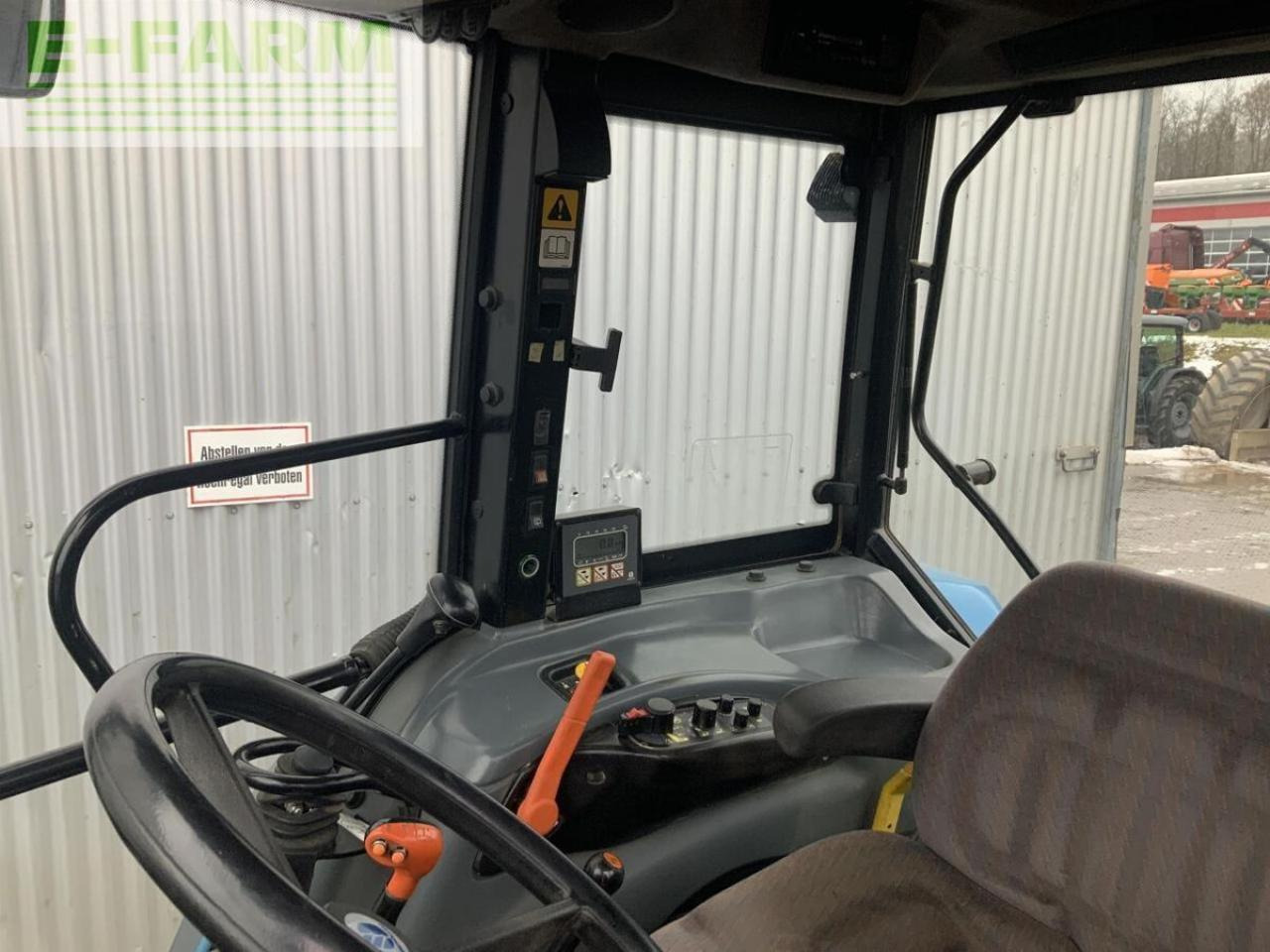 New Holland tl 100 - Tracteur agricole: photos 4 New Holland tl 100 - Tracteur agricole: photos 4