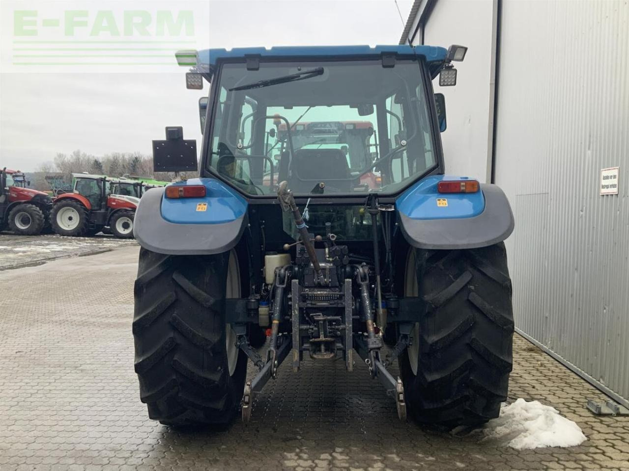 New Holland tl 100 - Tracteur agricole: photos 2 New Holland tl 100 - Tracteur agricole: photos 2