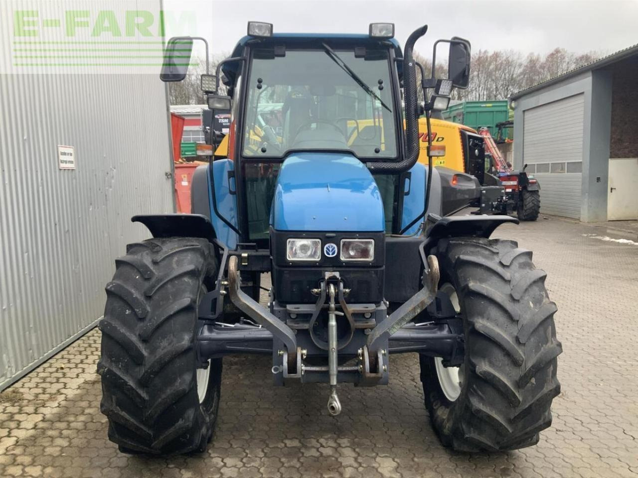 New Holland tl 100 - Tracteur agricole: photos 3 New Holland tl 100 - Tracteur agricole: photos 3