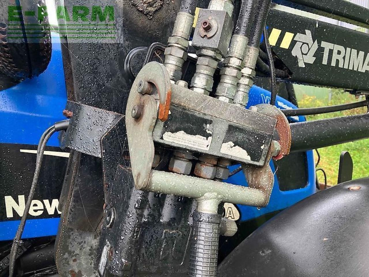 New Holland tl 100 a A - Tracteur agricole: photos 5 New Holland tl 100 a A - Tracteur agricole: photos 5