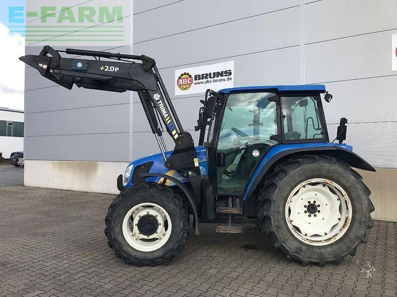 New Holland tl 90 a dt A - Tracteur agricole: photos 2 New Holland tl 90 a dt A - Tracteur agricole: photos 2