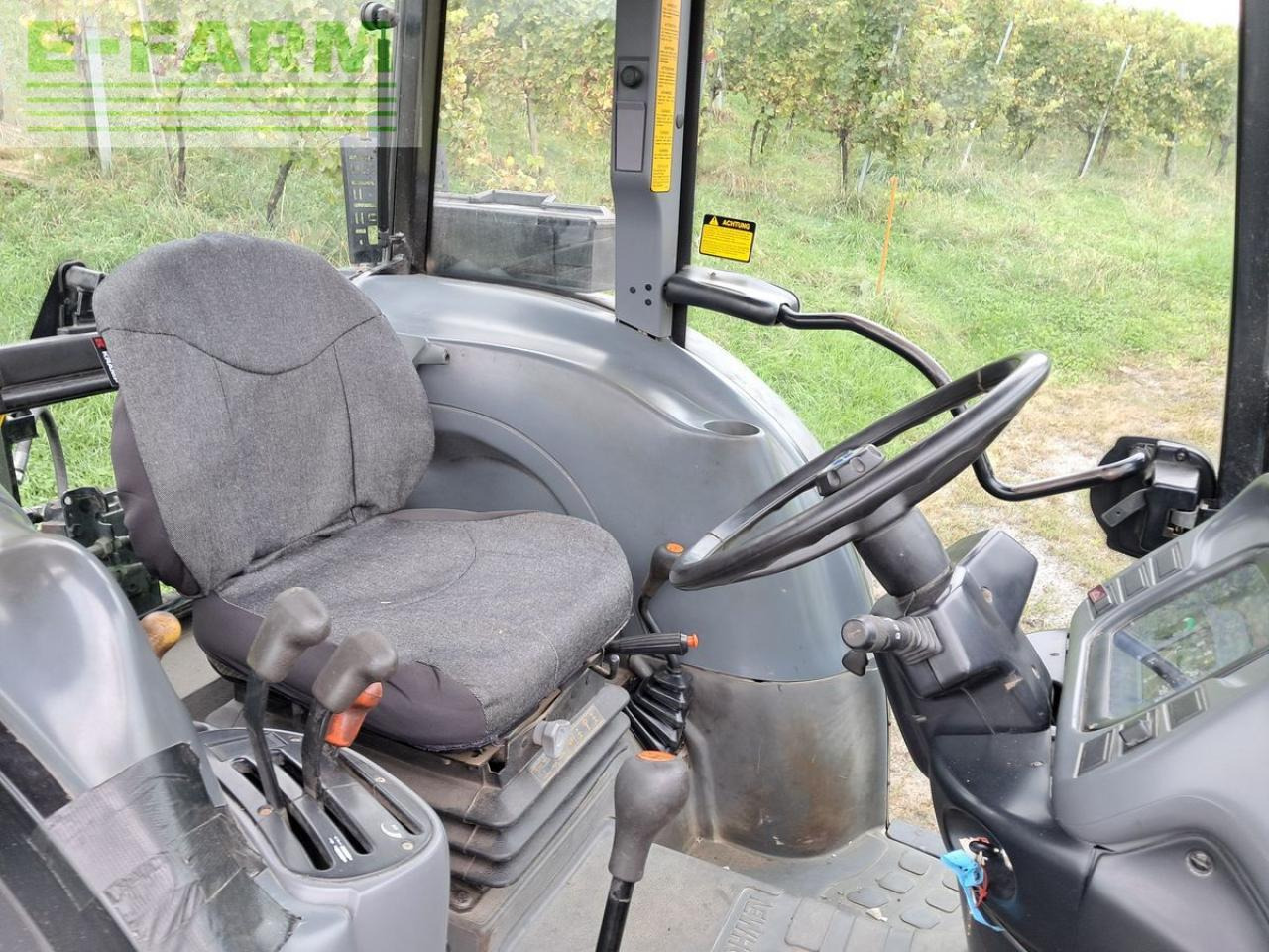 New Holland tn-d 70 D - Tracteur agricole: photos 3 New Holland tn-d 70 D - Tracteur agricole: photos 3
